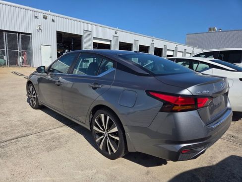 Used 2021 Nissan Altima 2.5 SR w/ SR Premium Package AWD/4WD image 3