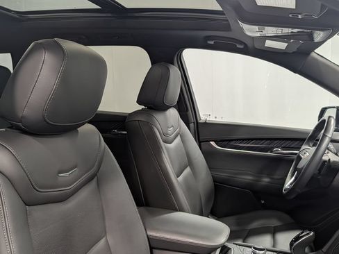 Used 2024 Cadillac XT6 Premium Luxury w/ LPO, Floor Liner Package AWD/4WD image 20