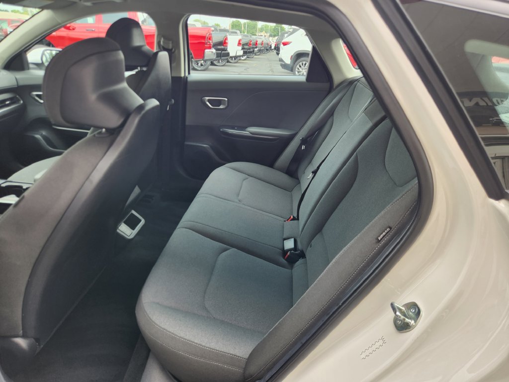 Used 2025 Kia K4 FWD image 15