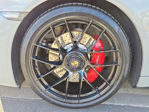 Used 2018 Porsche 911 Targa 4 GTS image 23