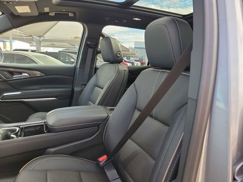 New 2026 Chevrolet Traverse High Country w/ LPO, Floor Liner Package AWD/4WD image 15