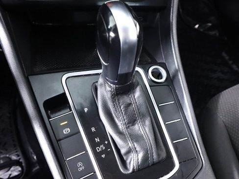 Used 2020 Volkswagen Jetta S w/ Driver Assistance Package image 24