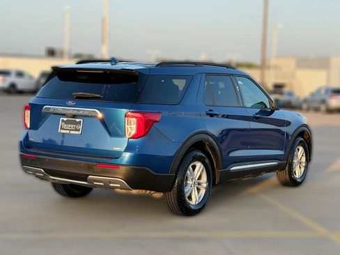 Used 2020 Ford Explorer XLT w/ Equipment Group 202A AWD/4WD image 7