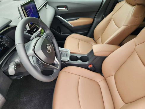 Used 2026 Toyota Corolla Cross XLE FWD image 13