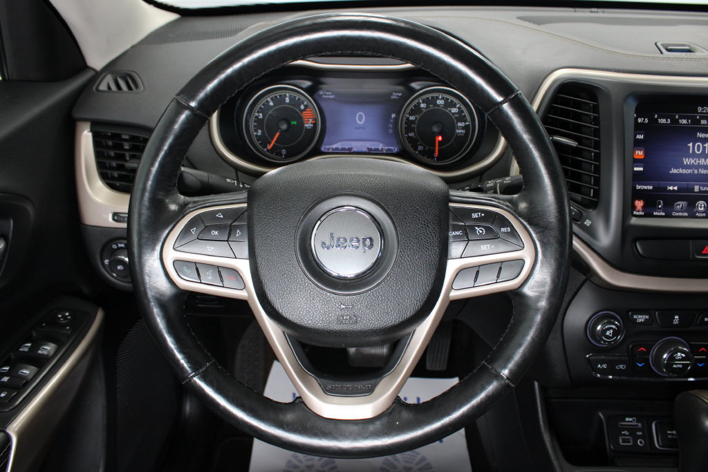 Used 2017 Jeep Cherokee Limited FWD image 14