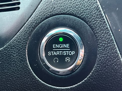 Used 2017 Ford Explorer XLT w/ Equipment Group 202A image 26