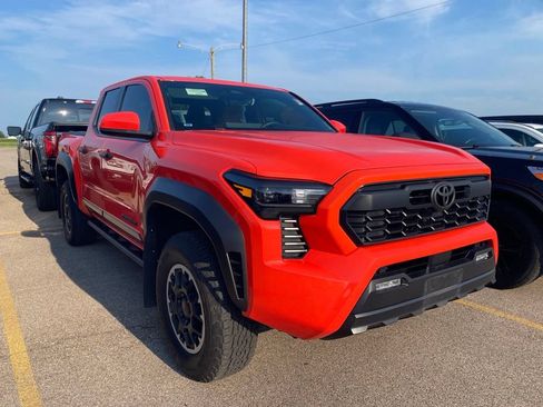 Used 2024 Toyota Tacoma TRD Off-Road AWD/4WD image 3