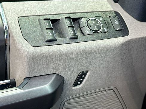 Used 2022 Ford F250 XLT w/ XLT Premium Package image 19