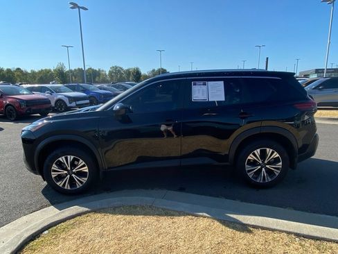 Used 2023 Nissan Rogue SV w/ SV Premium B Package FWD image 4