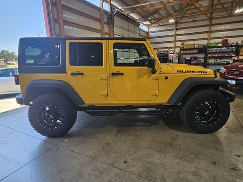 Used 2015 Jeep Wrangler Unlimited Rubicon AWD/4WD image 9