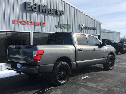 Used 2019 Nissan Titan SL w/ Midnight Edition image 3