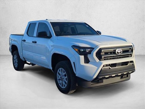 Certified 2024 Toyota Tacoma SR AWD/4WD image 3
