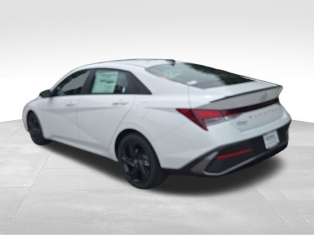 New 2026 Hyundai Elantra SEL Sport FWD image 3
