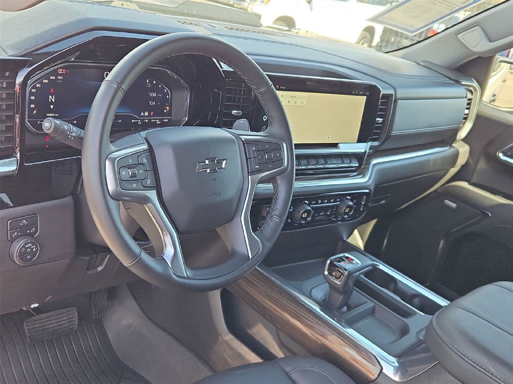 Certified 2025 Chevrolet Silverado 1500 LT Trail Boss w/ Convenience Package II AWD/4WD image 2
