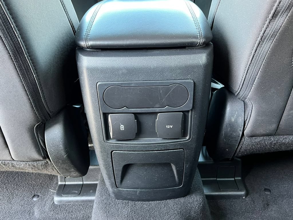 Used 2023 Ford Explorer XLT AWD/4WD image 36
