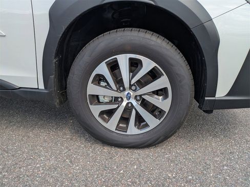 Certified 2025 Subaru Outback Premium w/ Popular Package #1A image 9