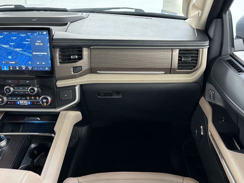 Used 2023 Ford Expedition Limited AWD/4WD image 30