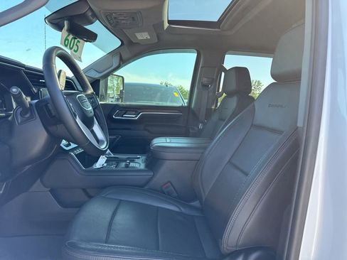 Used 2024 GMC Sierra 2500 Denali w/ Denali Reserve Package AWD/4WD image 5