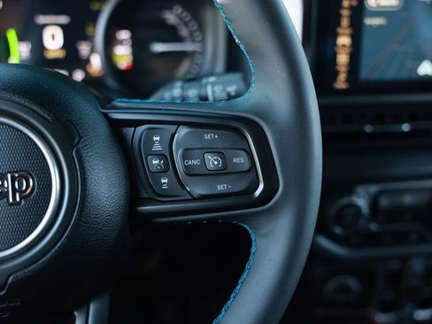 Used 2024 Jeep Wrangler Unlimited Rubicon 4xe image 22