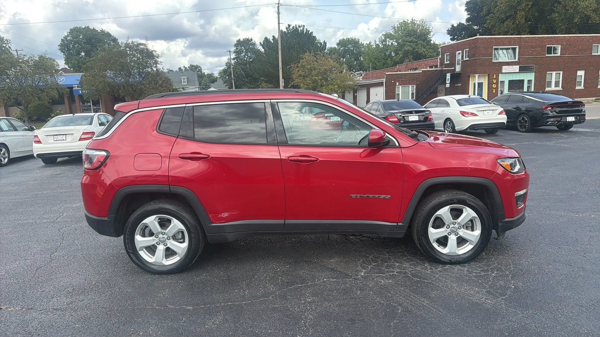 Used 2018 Jeep Compass Latitude w/ Popular Equipment Group AWD/4WD image 4