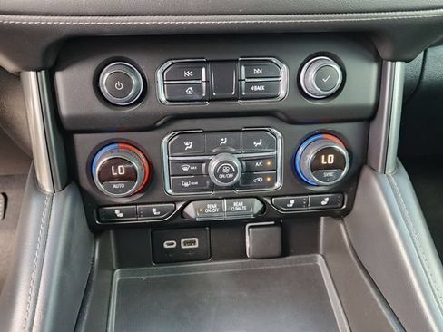 Used 2021 Chevrolet Suburban Z71 AWD/4WD image 21