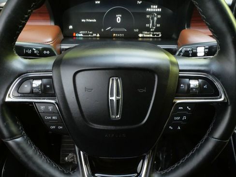 Used 2023 Lincoln Nautilus Reserve AWD/4WD image 18
