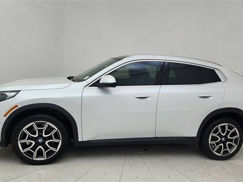 Used 2025 BMW X2 xDrive28i image 3