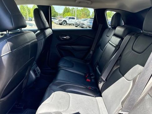 Used 2015 Jeep Cherokee Limited w/ Trailer Tow Group AWD/4WD image 12