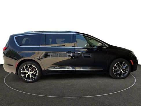 Used 2021 Chrysler Pacifica Limited w/ Premium & Safety Sphere Group AWD/4WD image 7