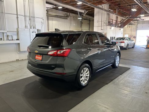 Used 2020 Chevrolet Equinox LS w/ LS Convenience Package AWD/4WD image 6