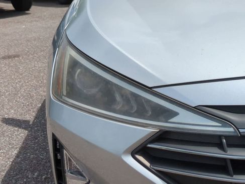 Used 2019 Hyundai Elantra SE w/ Cargo Package FWD image 10