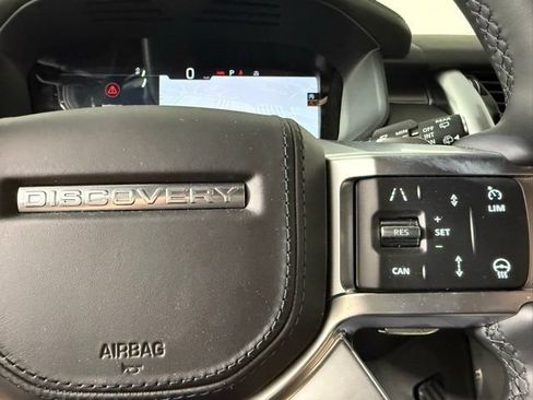 Used 2025 Land Rover Discovery Metropolitan Edition AWD/4WD image 20