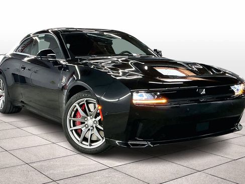 Used 2025 Dodge Charger Scat Pack w/ Track Pack image 2