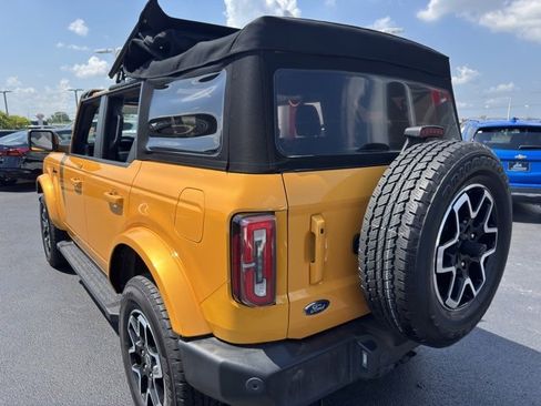 Used 2022 Ford Bronco Outer Banks image 2