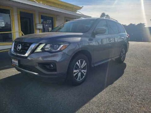 Used 2020 Nissan Pathfinder SL FWD image 2