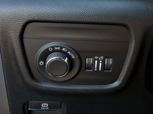 Certified 2025 Jeep Grand Cherokee L Laredo w/ Trailer Tow Package image 36