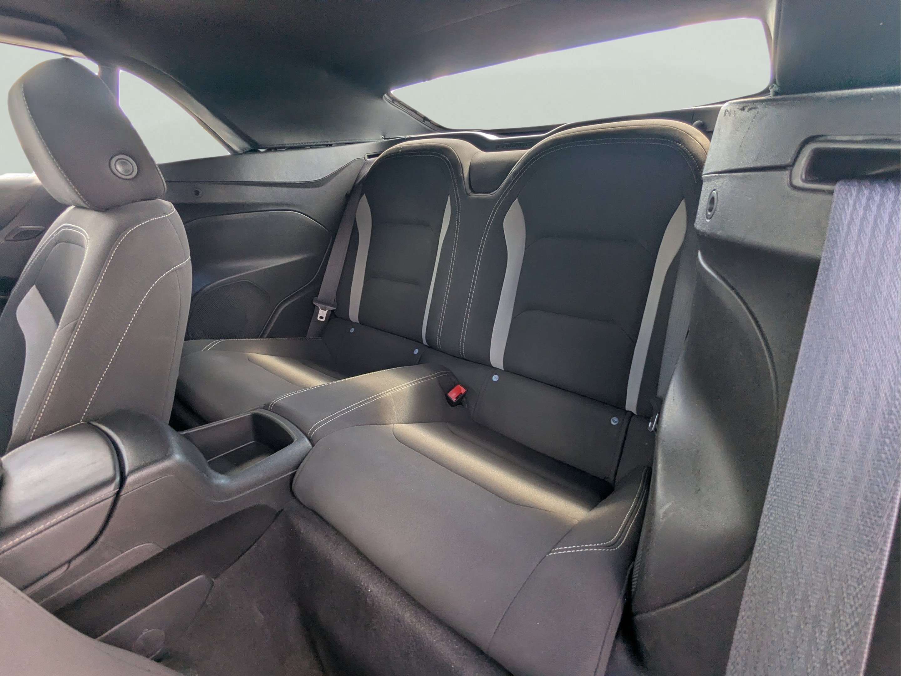 Used 2019 Chevrolet Camaro LT RWD image 14