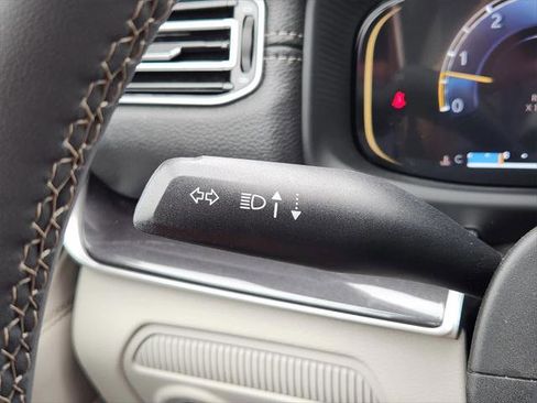 Certified 2024 Jeep Wagoneer L 2WD w/ Convenience Group I image 36