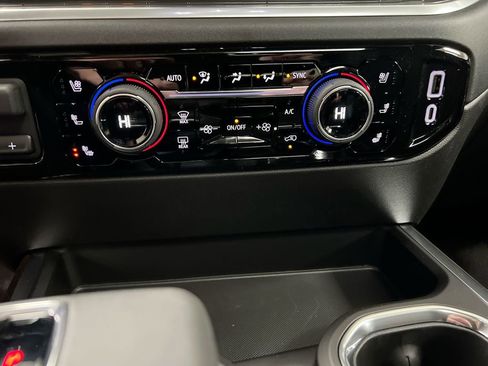 New 2026 Chevrolet Silverado 1500 High Country w/ Technology Package AWD/4WD image 17