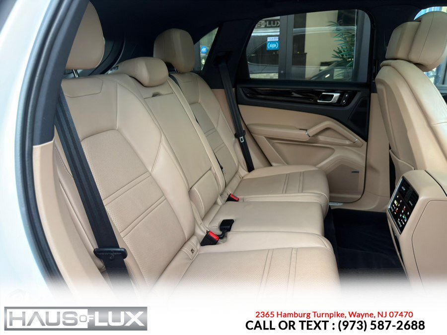 Used 2023 Porsche Cayenne w/ Assistance Package AWD/4WD image 34