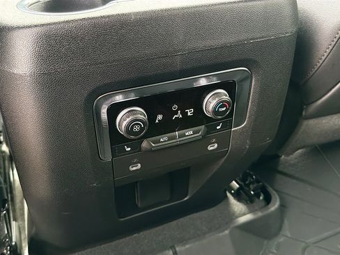 Used 2024 Chevrolet Tahoe Z71 w/ Luxury Package image 25