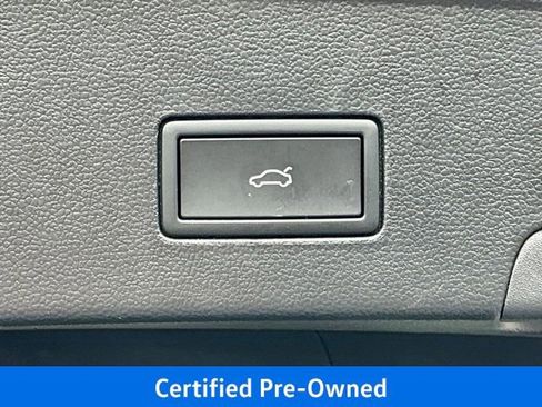 Certified 2025 Volkswagen Atlas Cross Sport SEL R-Line AWD/4WD image 23