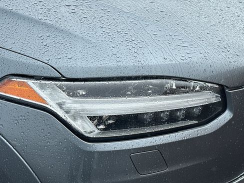 Used 2016 Volvo XC90 T6 Inscription w/ Vision Package AWD/4WD image 10