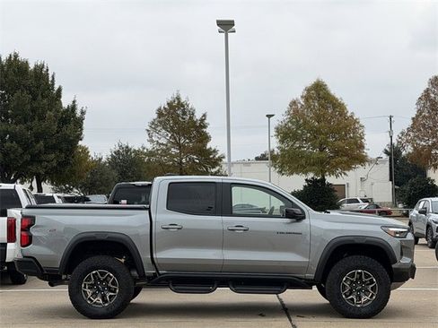 Used 2024 Chevrolet Colorado ZR2 w/ Technology Package image 3