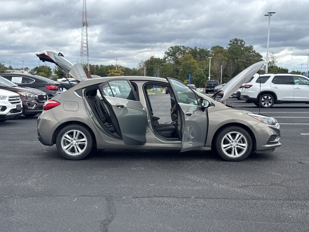 Used 2017 Chevrolet Cruze LT FWD image 14