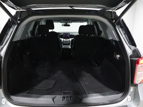 Used 2020 Ford Explorer XLT AWD/4WD image 4