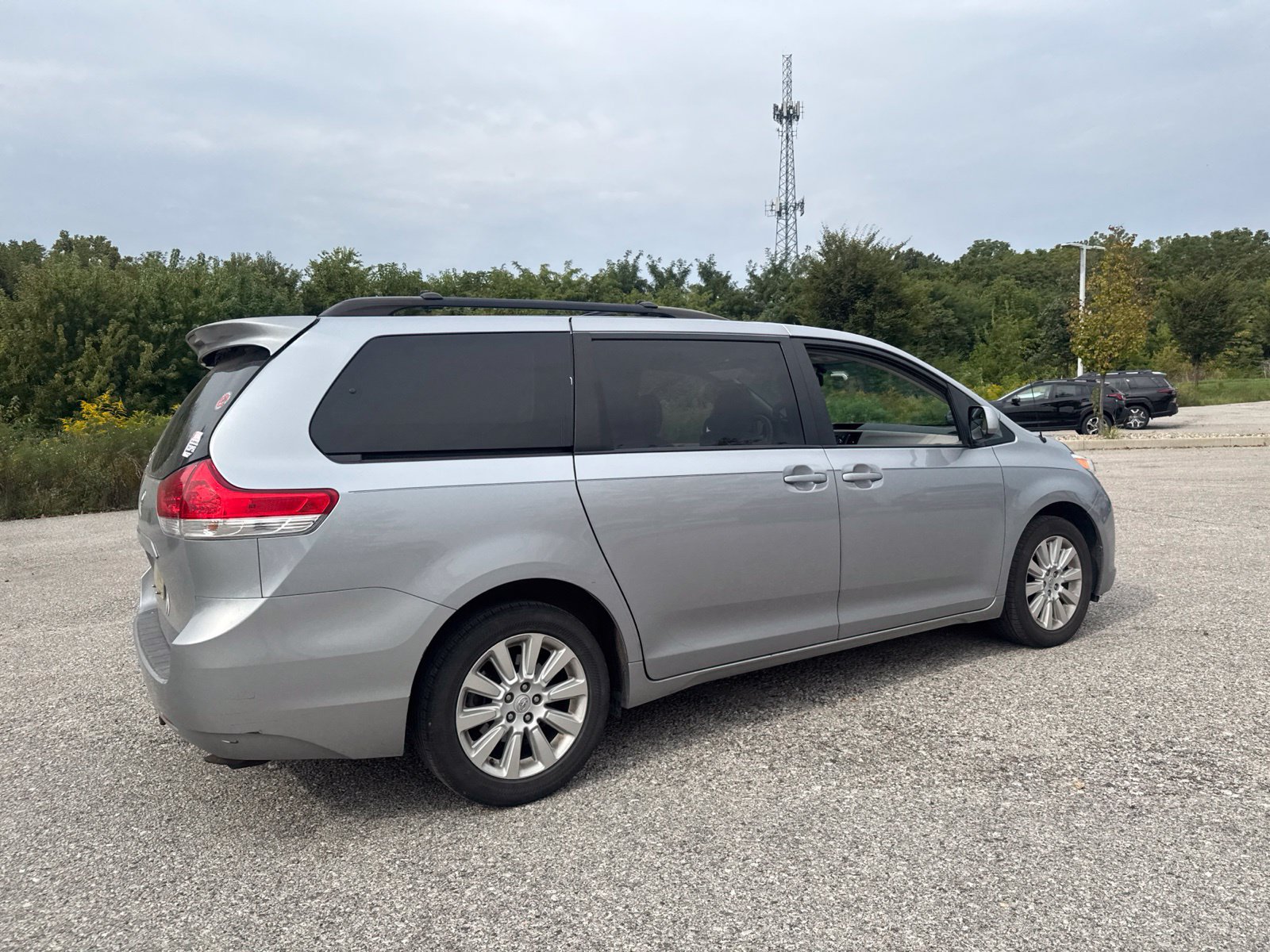 Used 2012 Toyota Sienna LE w/ Towing Pkg AWD/4WD image 17