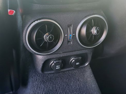 Used 2018 Kia Stinger Premium image 23