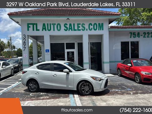 Used 2019 Toyota Yaris LE FWD image 1