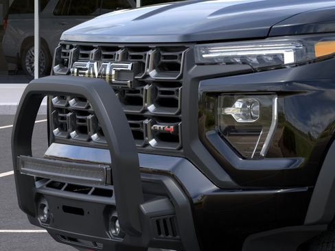 New 2026 GMC Canyon AT4 w/ Off-Road Front Bumper Package AWD/4WD image 15